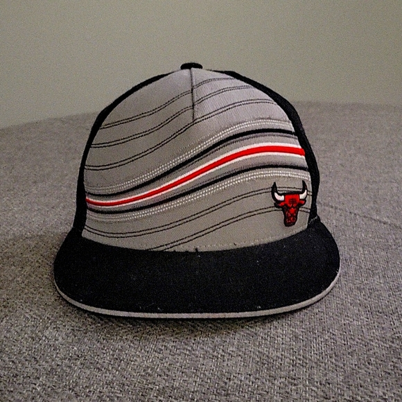 adidas Other - 2/$15 Adidas Chicago Bulls Wool Fitted Hat (7 1/8)